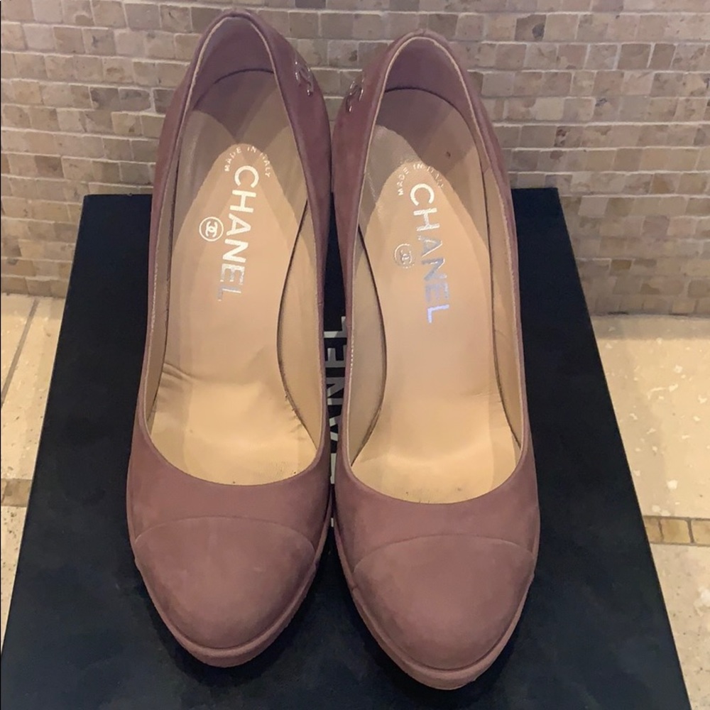 Chanel light brown/taupe platform pump